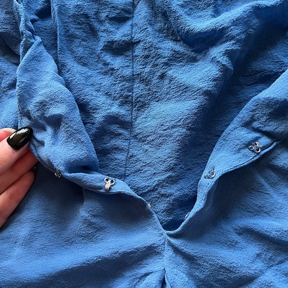 Babaton Cropped Blouse - Picture 2 of 3